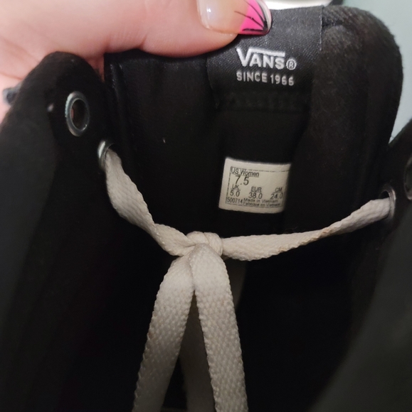 Vans - Picture 2 of 3